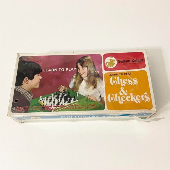 Vintage ARRCO Gallant Knight Chess Checkers Learn To Play Set - Picture 1 of 16